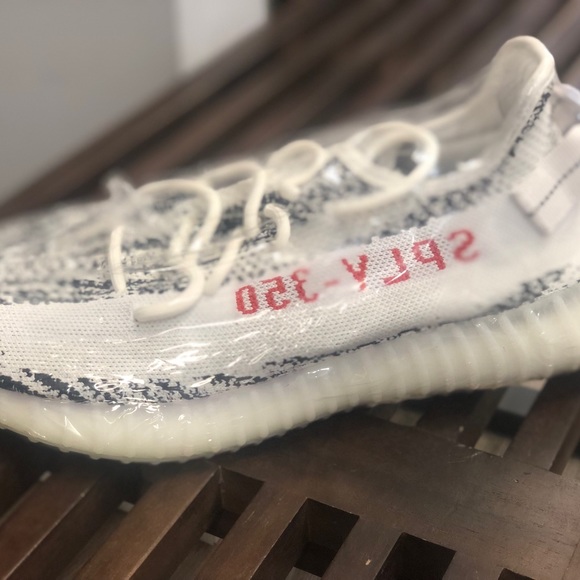 Yeezy 350 zebra - Picture 4 of 5
